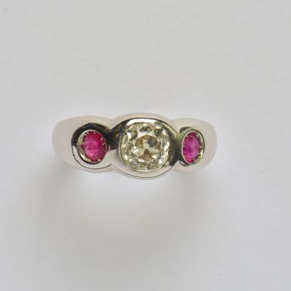 18K (750/oo) white gold ring, centered on...