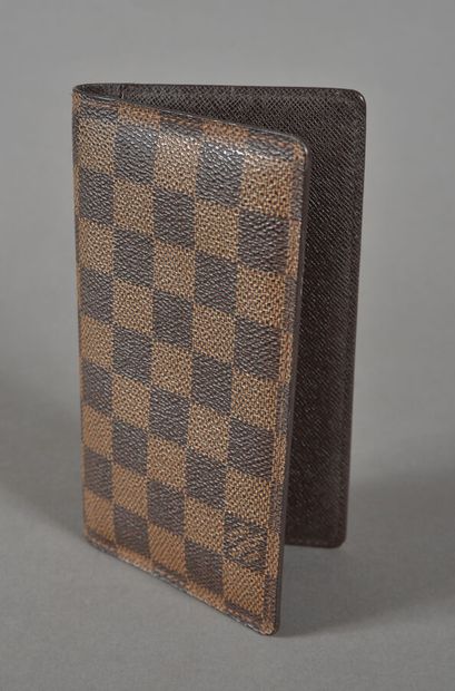 LOUIS VUITTON. Credit card holder canvas...