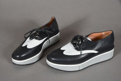 CLERGERIE, Fall/Winter 2019.
Pair of derbies...