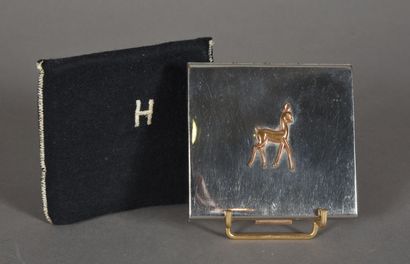 BRELET Brothers. 
Powder box in silver plated...