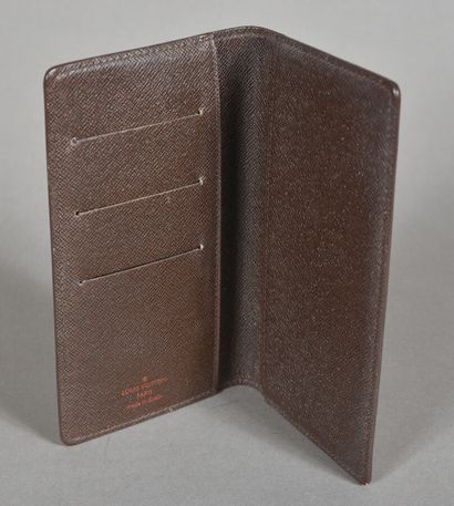 LOUIS VUITTON. Credit card holder canvas...