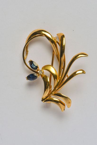 Brooch 