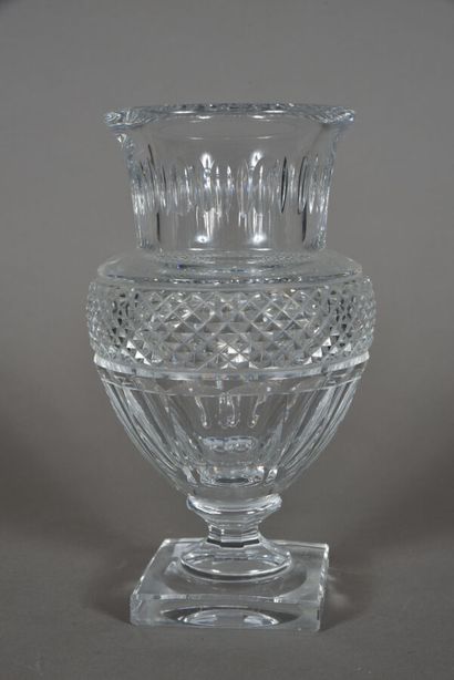 BACCARAT
Vase of baluster form with ribs...