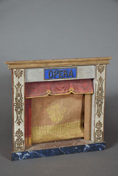 Small portable opera in polychrome wood with...