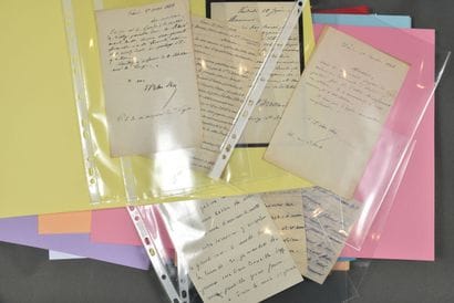 AUTOGRAPHES DIVERS. Environ 40 lettres +...