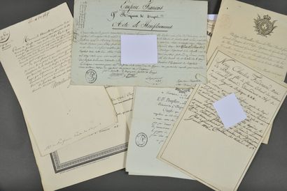 MILITARIA. Ensemble de documents concernant...