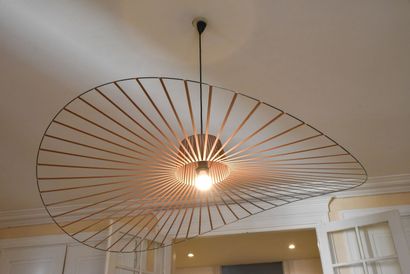 Suspension contemporaine de forme chapeau...