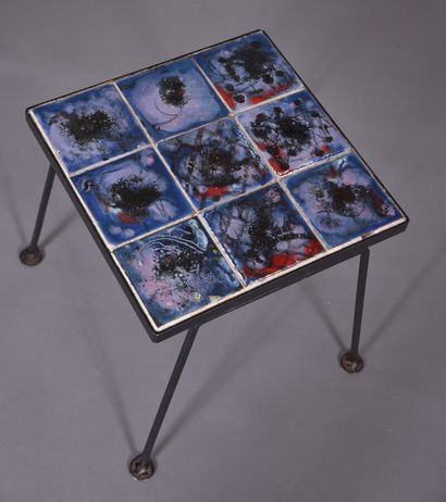 Petite table d'appoint, structure et piètement...