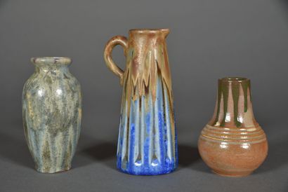 Ensemble de trois petits pots en céramique...