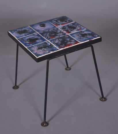 Petite table d'appoint, structure et piètement...