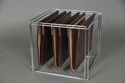 Max SAUZE. 
Porte-revues isocèle, structure...