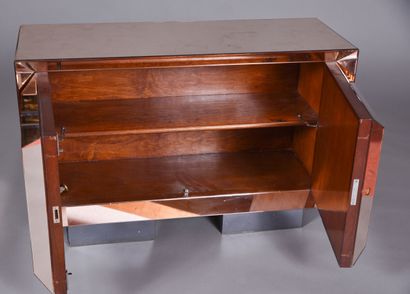 Buffet deux portes en miroir rosé, intérieur...