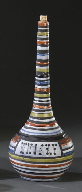 Roger CAPRON.
Bouteille à whisky en céramique...