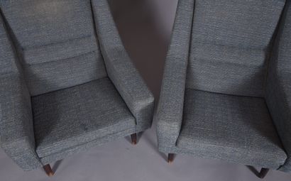 Paire de fauteuils en textile chiné bleu/vert...