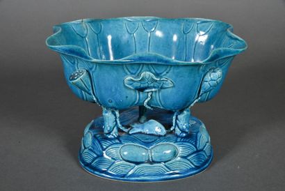 Grande coupe porcelaine émaillée turquoise...