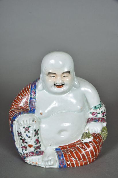 Sujet en porcelaine émaillée polychrome représentant...