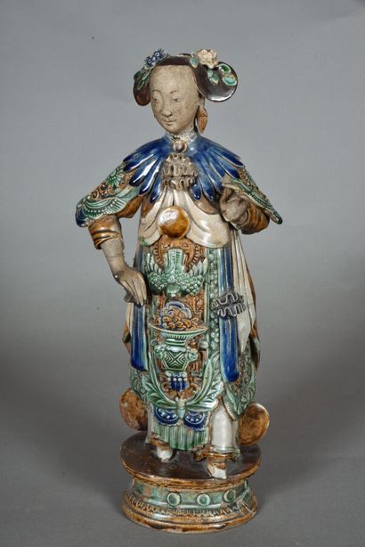 Grand sujet en grès émaillé polychrome représentant...