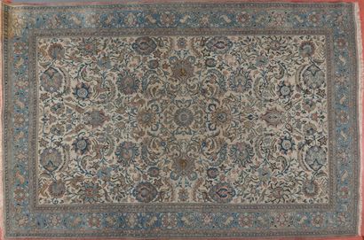 Tapis persan GHOM
Milieu du XXème siècle....