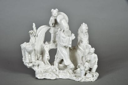 Groupe en biscuit blanc-de-Chine représentant...