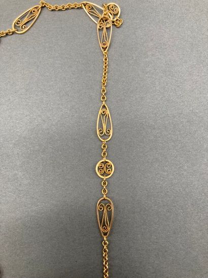 Long collier en or jaune 18K (750/oo) à maillons...