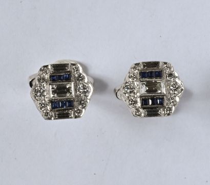 Paire de boutons de manchettes en or gris...