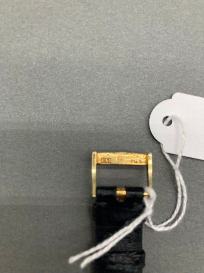 *AUDEMARS PIGUET. Montre tonneau en or jaune,...