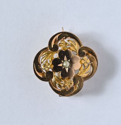 Gold-plated metal (FIX) four-lobed brooch...