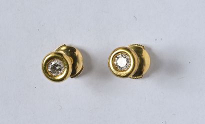 Pair of 18K (750/oo) yellow gold stud earrings...