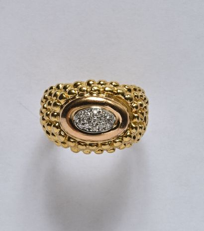 18K (750/oo) yellow gold Jonc ring, featuring...