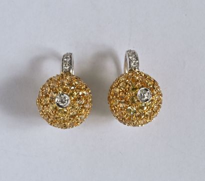 Paire de dormeuses en or 18K (750/oo) de...