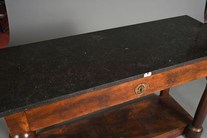 Console en noyer et placage de noyer acajouté...