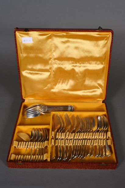 Partie de ménagère filet violoné, chiffrée,...