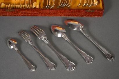 Partie de ménagère filet violoné, chiffrée,...