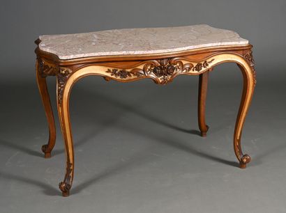 Table de salon dans le style Louis XV en...