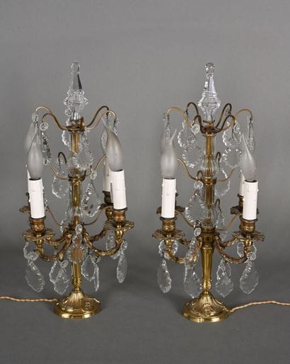Paire de girandoles dans le style Louis XV...