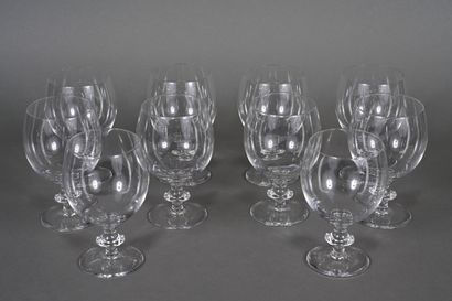 DAUM, France. 
Dix verres à vin en cristal....