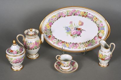 PORCELAINE DE PARIS 
Service solitaire à...