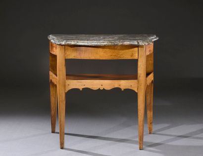 Console desserte en noyer galbée sur trois...