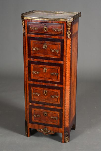 Chiffonnier dans le style Louis XVI en placage...