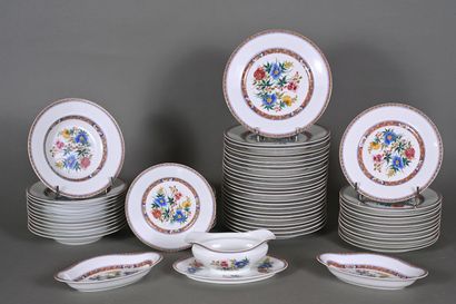 LIMOGES 
Service de table en porcelaine à...