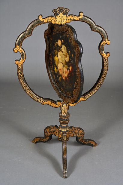 Écran de cheminée en bois polychromé et or...