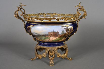 Importante jardinière en porcelaine dans...