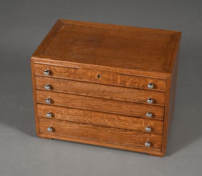 ERCUIS, 
Partie de ménagère en métal argenté,...