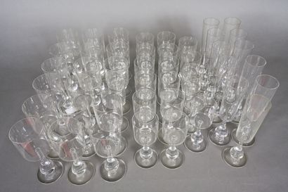 BACCARAT. Partie de service de verre modèle...