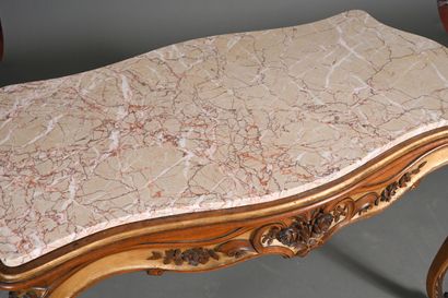 Table de salon dans le style Louis XV en...