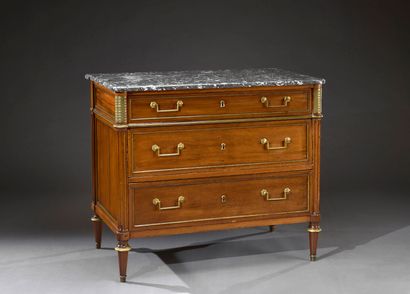 Commode en acajou et placage d'acajou, baguetté...