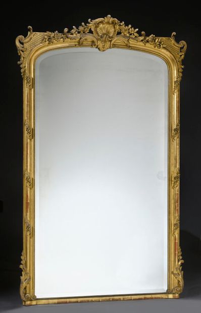 Grand miroir de cheminée en bois et stuc...