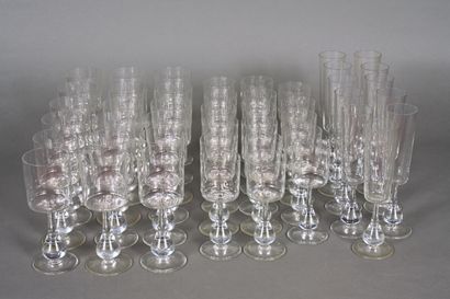BACCARAT. Partie de service de verre modèle...