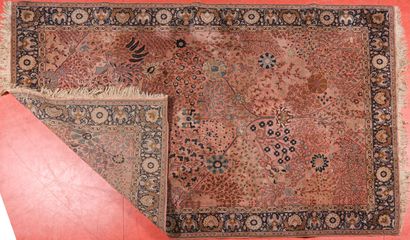 Tapis Roumanie. 
Chaine, trame coton, velours,...