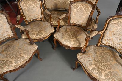 Partie de salon dans le style Louis XV en...